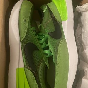Neon Green (Nike Waffle One) Boy Grade School size 7